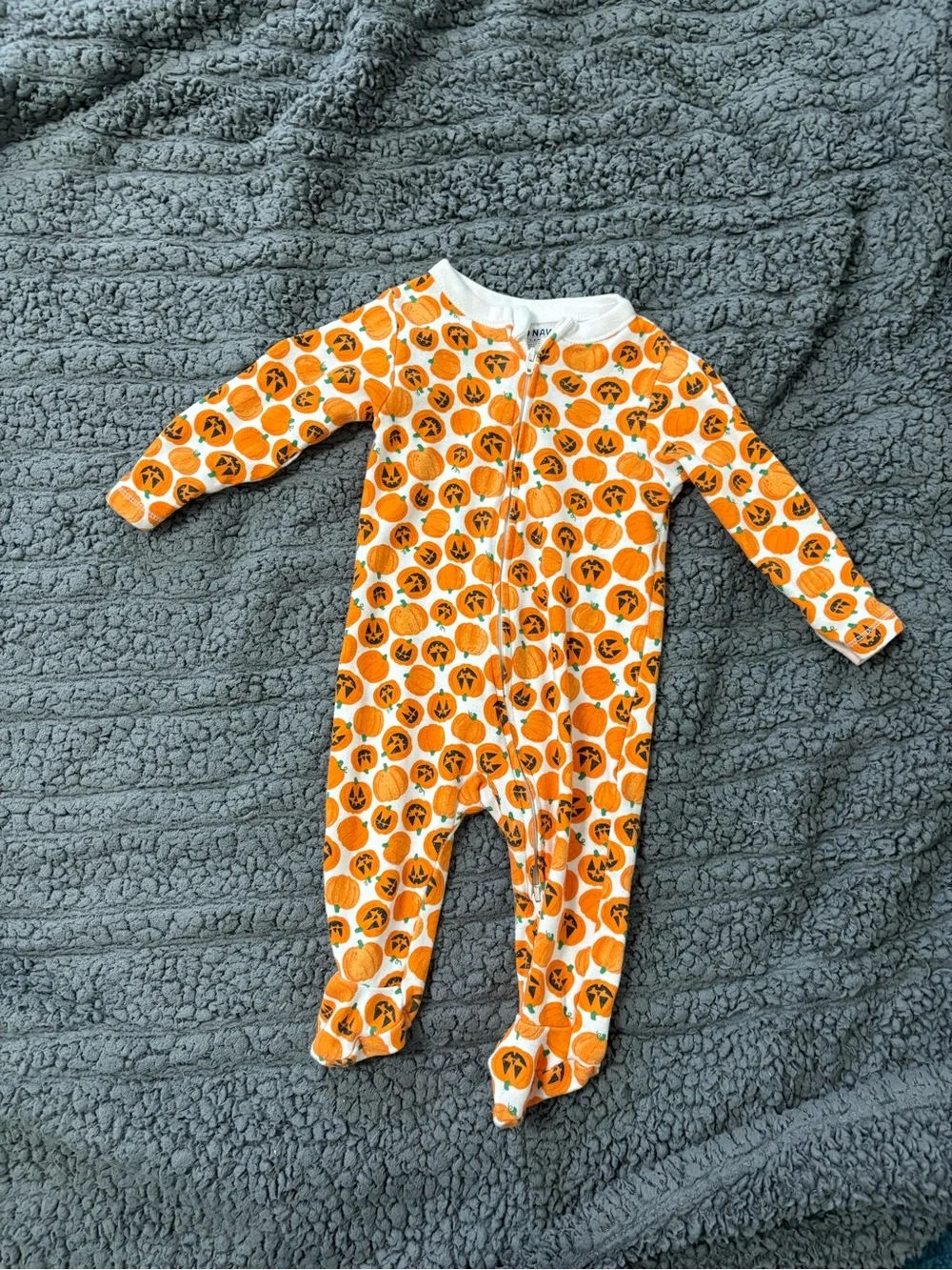 OLD NAVY | 2 Fall Onesies Halloween/Pumpkin & Acorn